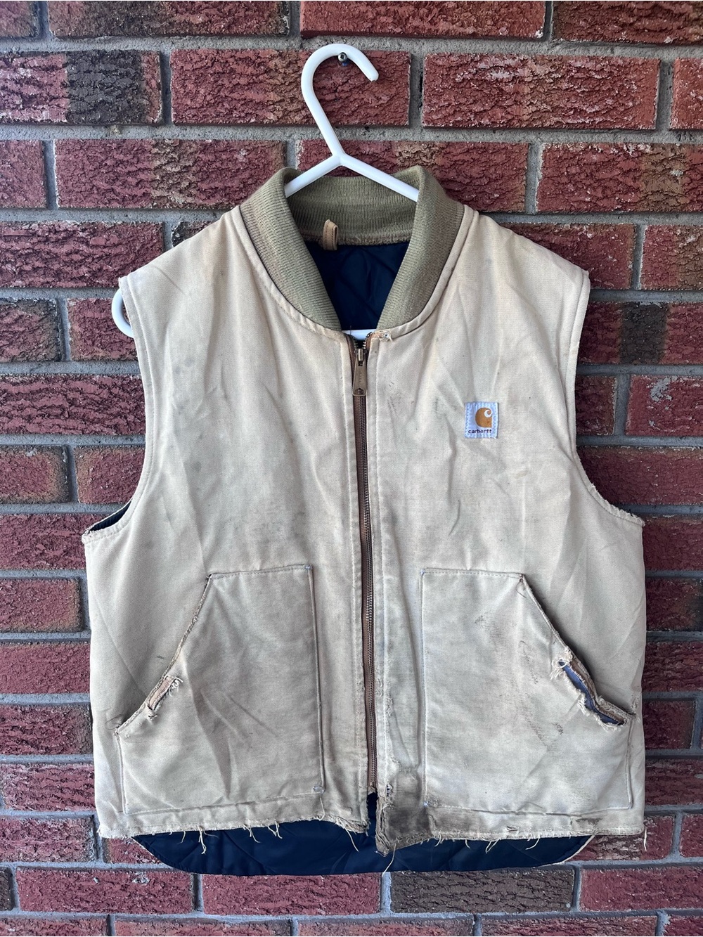Carhartt Men’s distressed Vest - Tan sz large